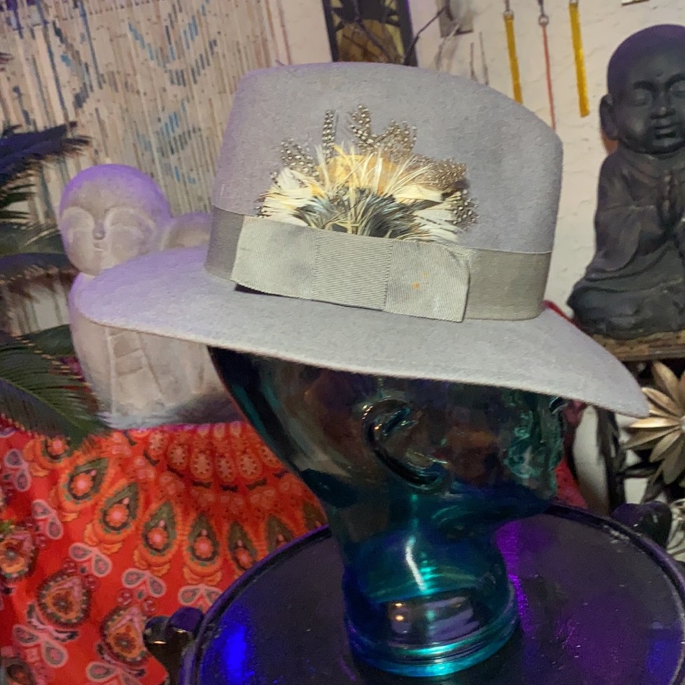 🔹🔘🔹BEAUTIFUL GREY FELT FEDORA🔹🔘🔹